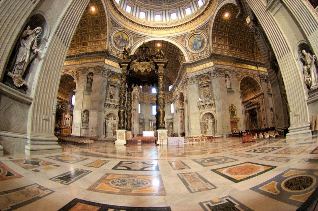 Vamos conhecer a Basílica de São Pedro?