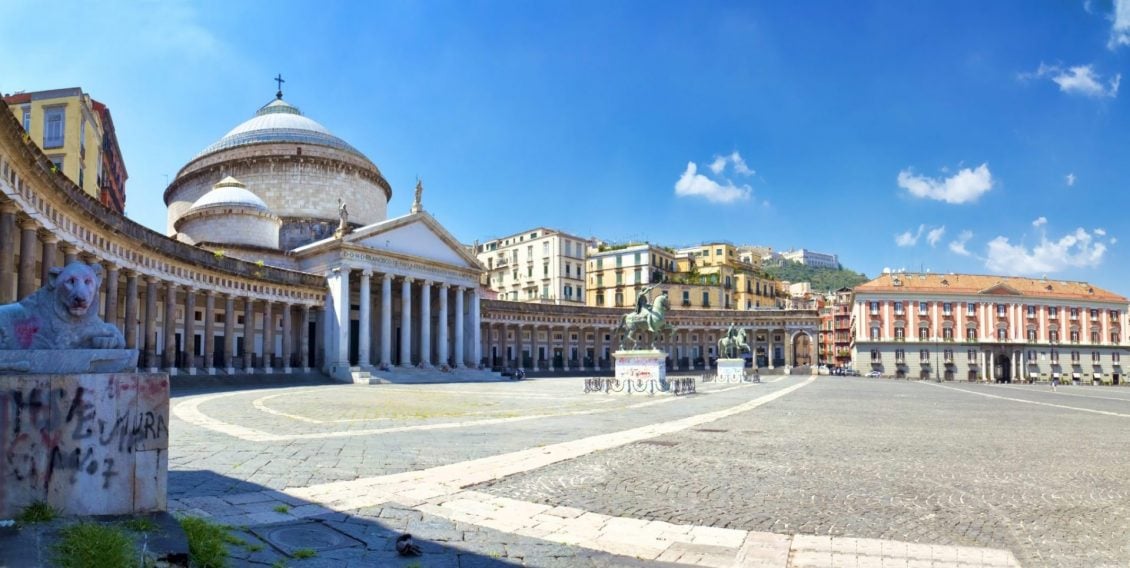 Quais são os principais monumentos de Nápoles?