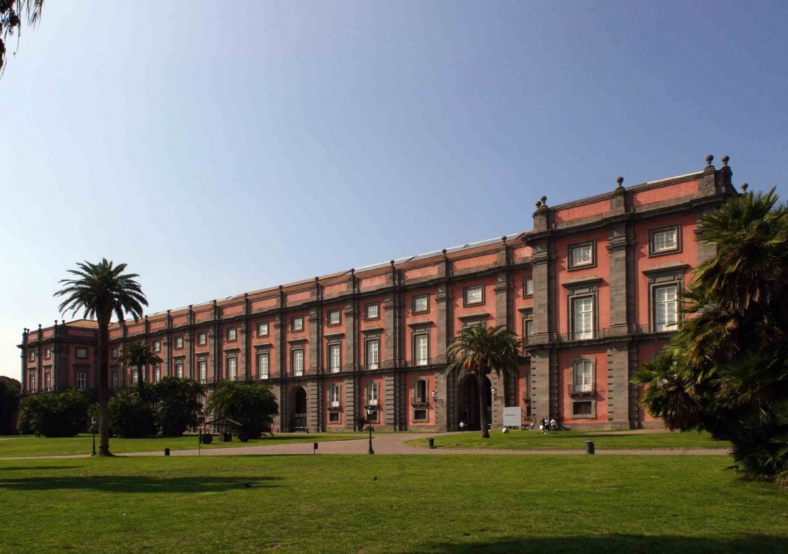 Quais são os principais monumentos de Nápoles?