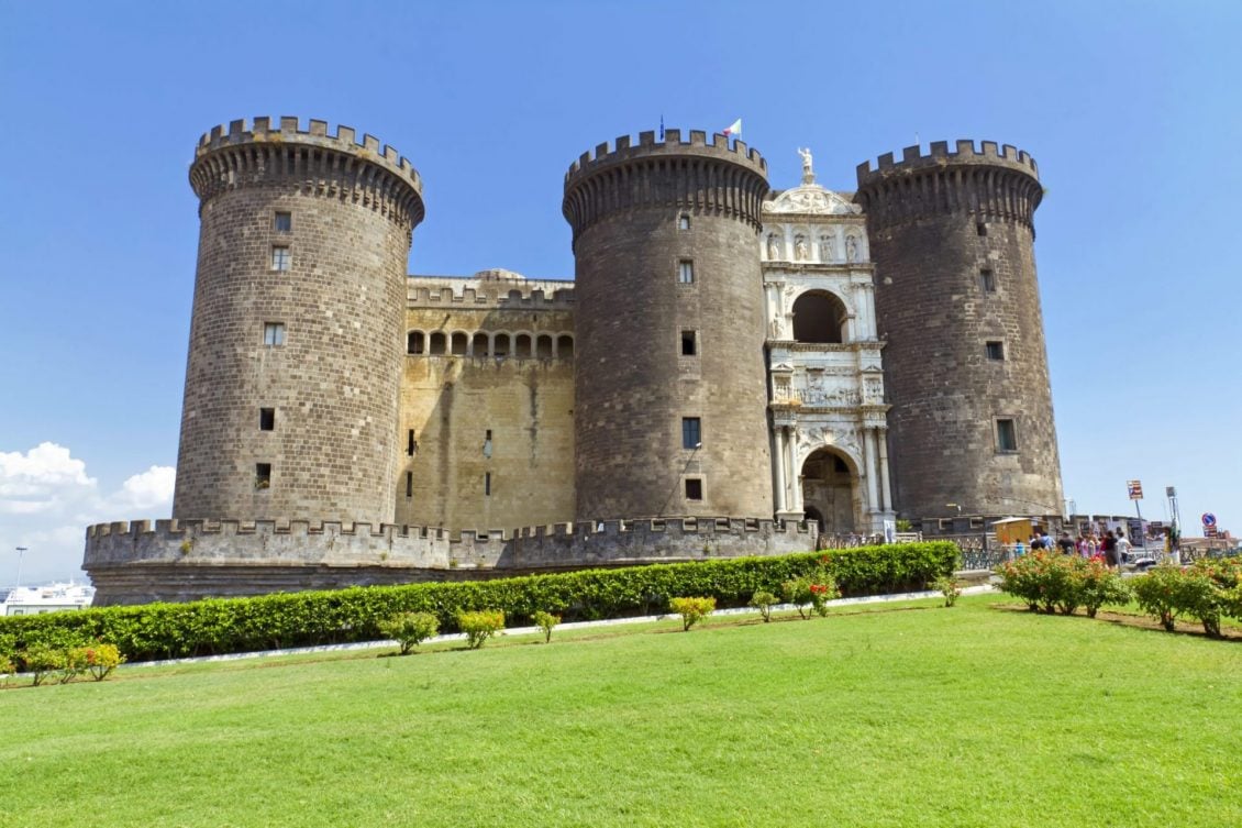 Quais são os principais monumentos de Nápoles?