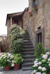 Conheça Civita di Bagnoregio uma das aldeias mais lindas da Itália!