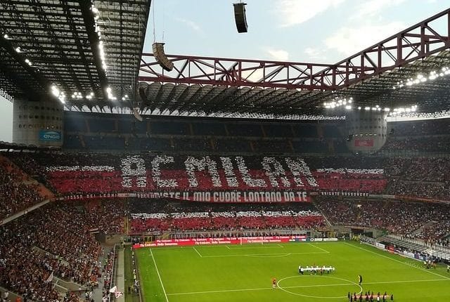 Vamos visitar o Estádio San Siro em Milão?