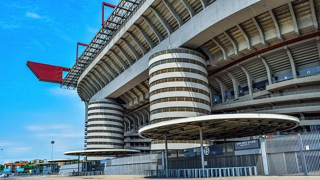 Vamos visitar o Estádio San Siro em Milão?