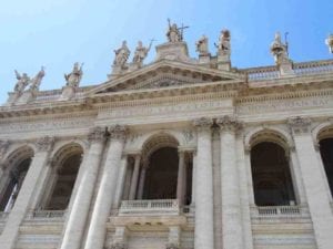 Por que visitar a Basílica de San Giovanni em Roma e a Escada Santa?