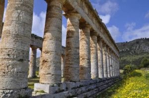Conheça Segesta e o seu impecável templo na Sicília