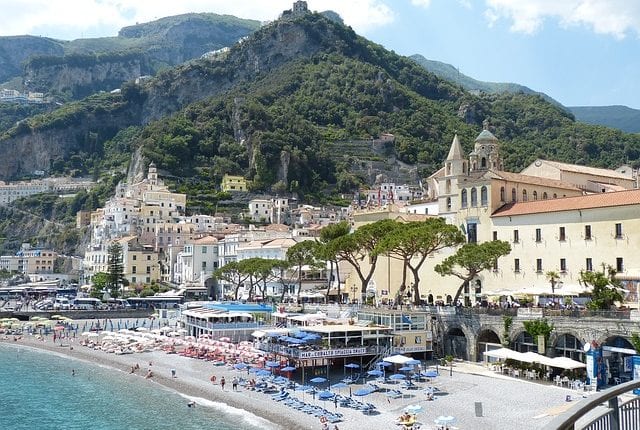 Qual é o melhor período para viajar para Costa Amalfitana?