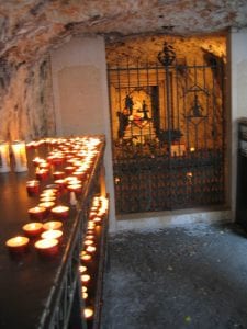 Conheça o Santuário Madonna della Corona em Verona!