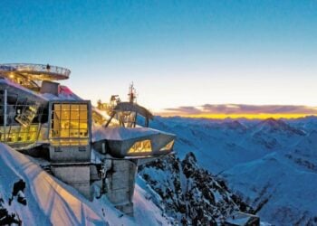 O icônico Skyway para Monte Bianco de Courmayer